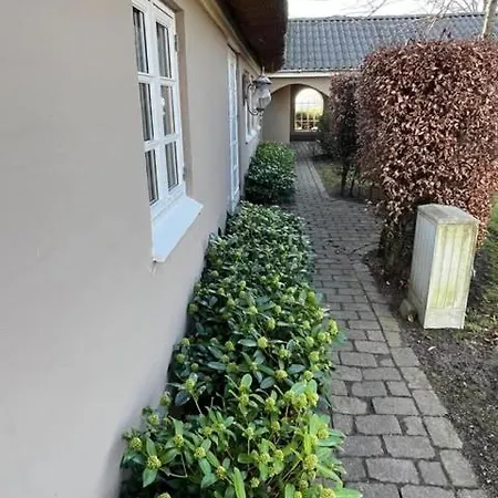Villaer Romantisk Bondehus Strandby